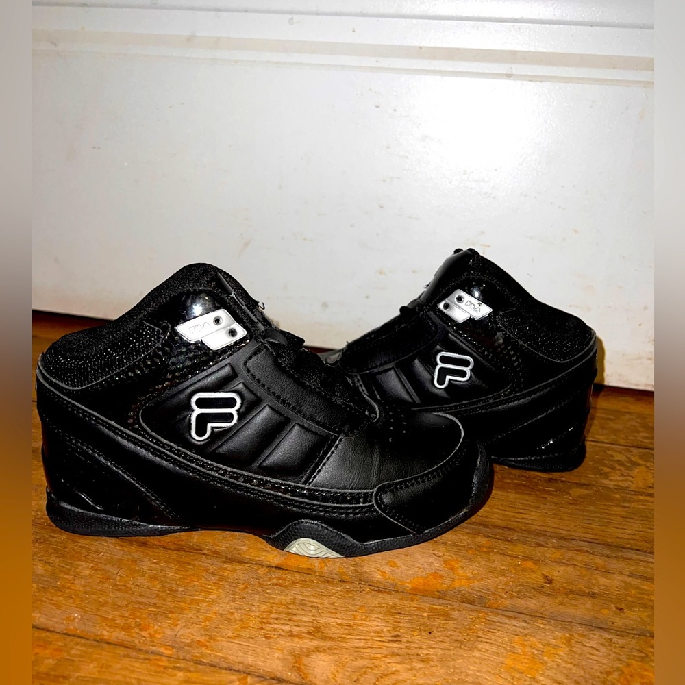 FILA basketball sneakers for kids sz 13Y.